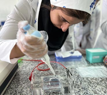 آزمایشگاه جامع تحقیقاتی ژنومیکس
