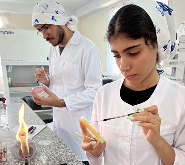 آزمایشگاه جامع تحقیقاتی ژنومیکس
